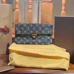 Louis Vuitton Blue Monogram Denim Pochette Clutch - Authentic